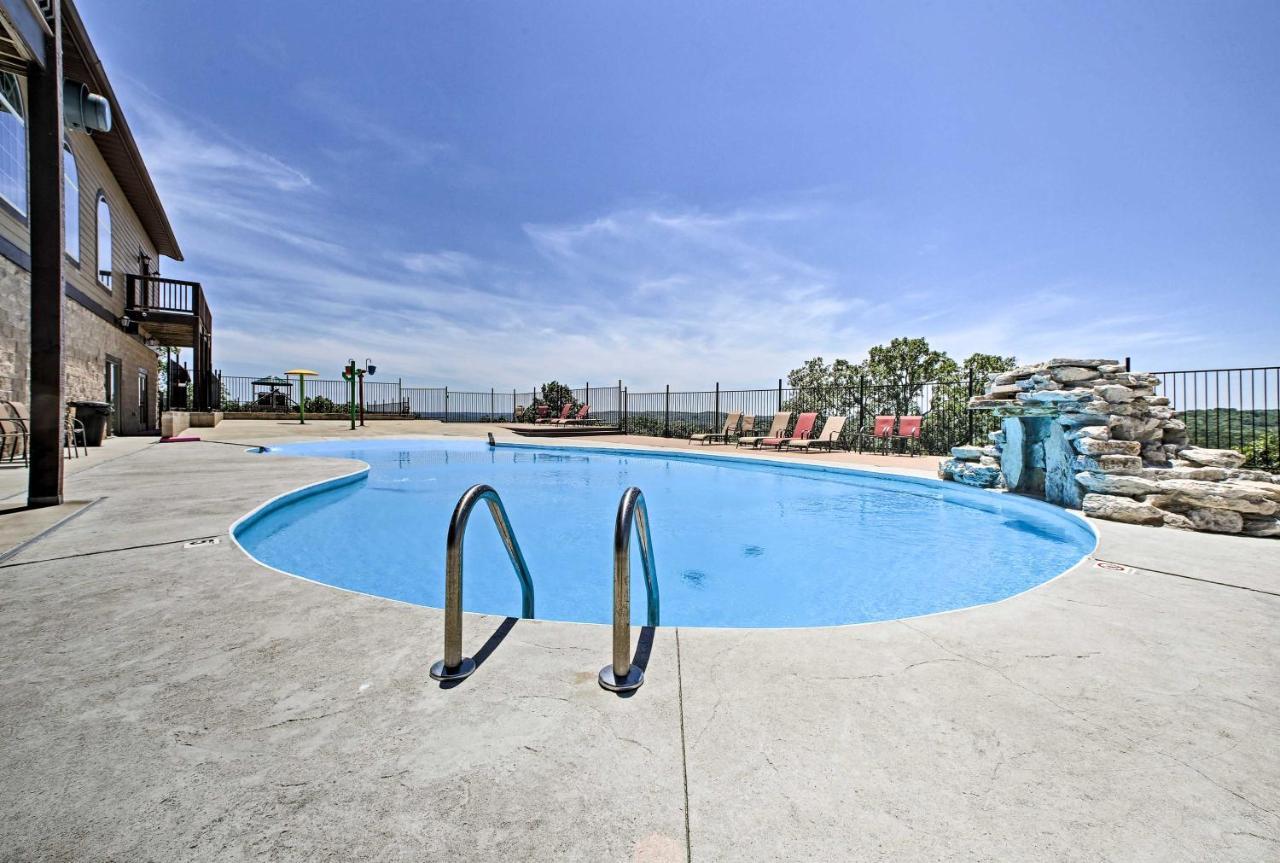 Luxe Branson Retreat With Mtn Views And Pool Access! Daire Dış mekan fotoğraf