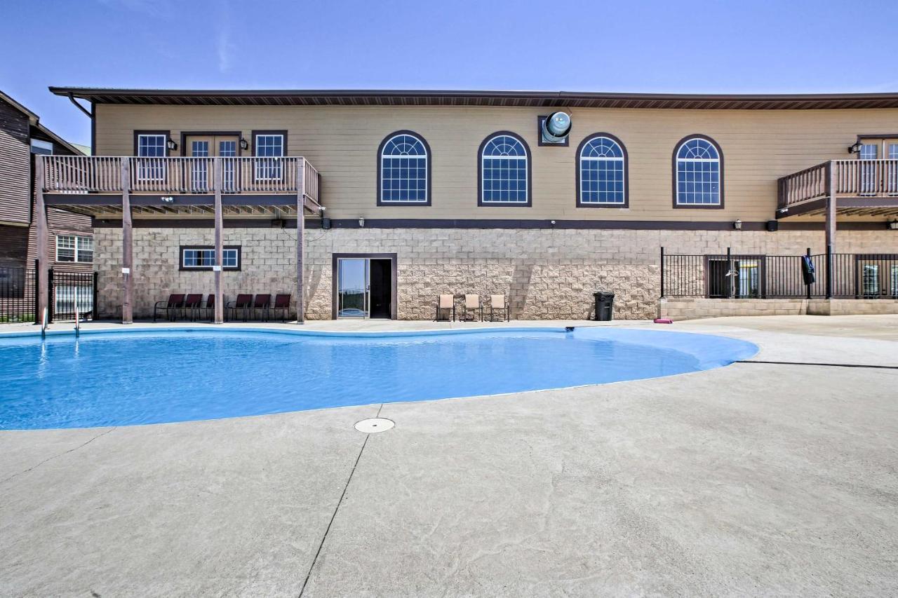 Luxe Branson Retreat With Mtn Views And Pool Access! Daire Dış mekan fotoğraf