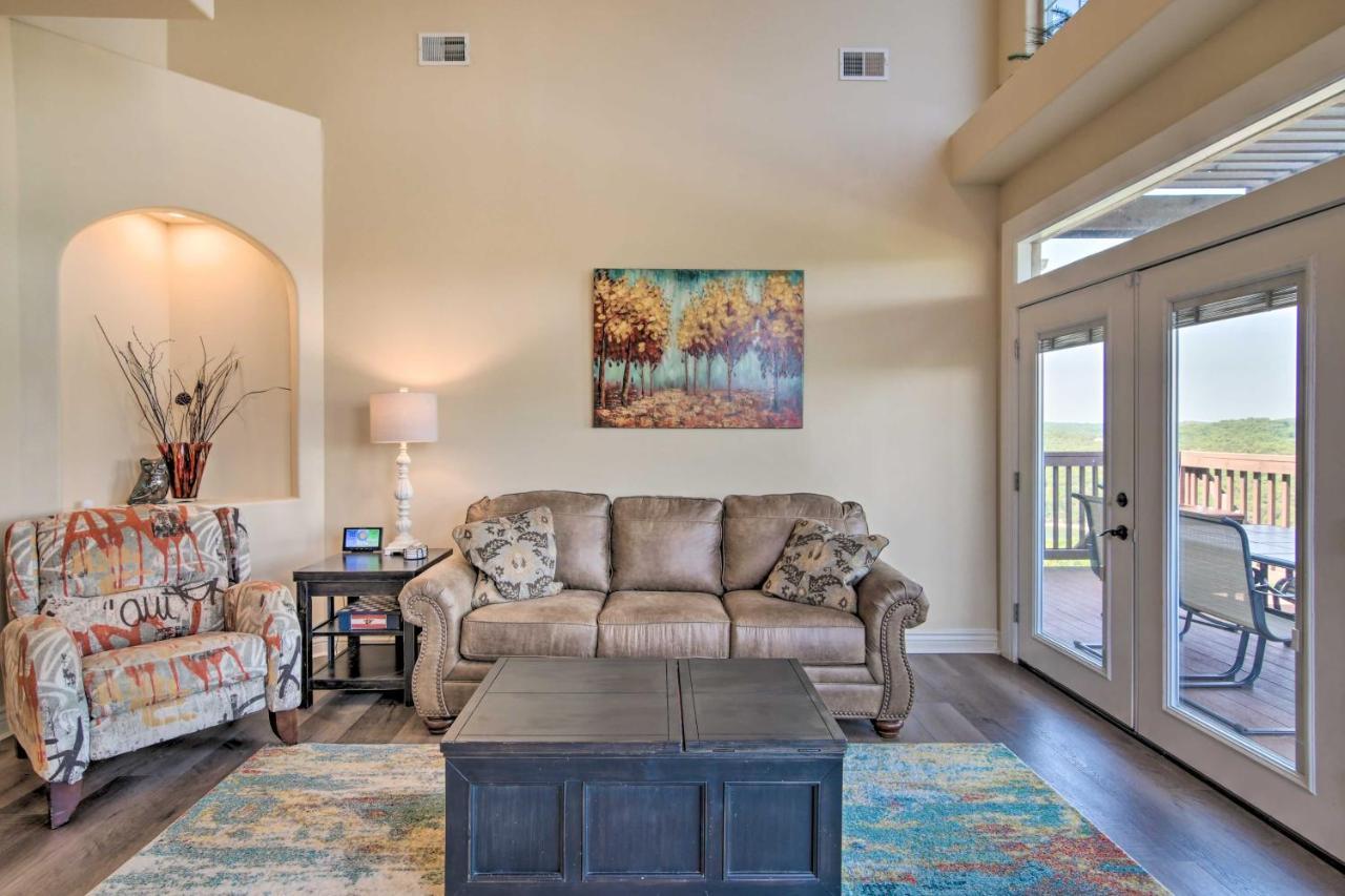 Luxe Branson Retreat With Mtn Views And Pool Access! Daire Dış mekan fotoğraf
