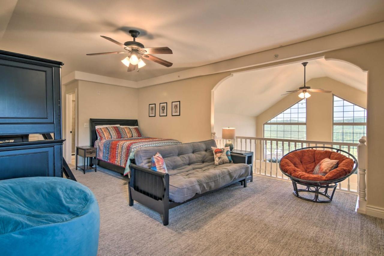 Luxe Branson Retreat With Mtn Views And Pool Access! Daire Dış mekan fotoğraf