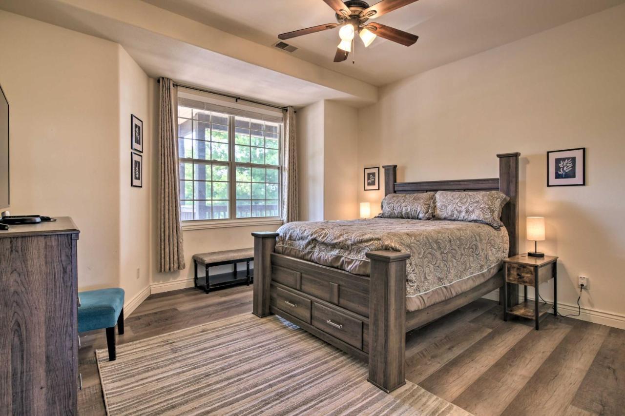 Luxe Branson Retreat With Mtn Views And Pool Access! Daire Dış mekan fotoğraf