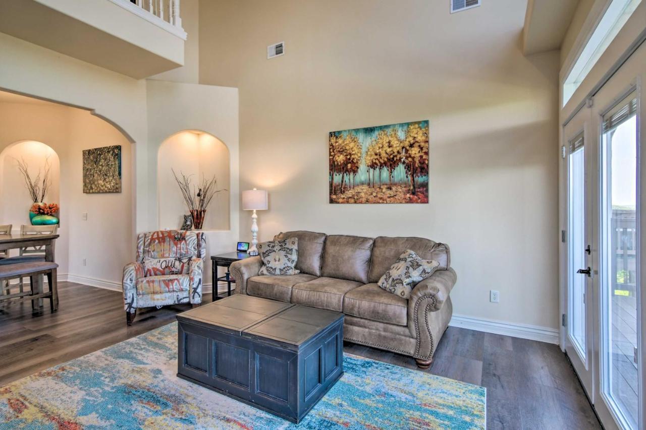 Luxe Branson Retreat With Mtn Views And Pool Access! Daire Dış mekan fotoğraf