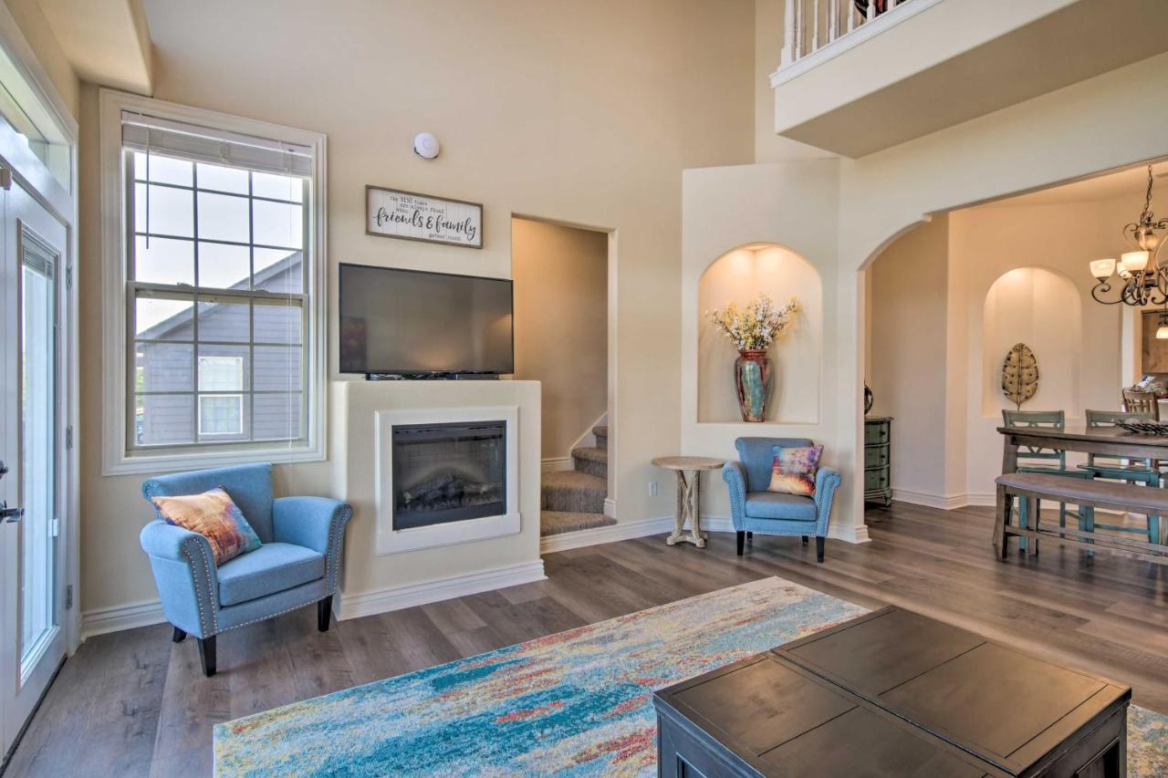 Luxe Branson Retreat With Mtn Views And Pool Access! Daire Dış mekan fotoğraf