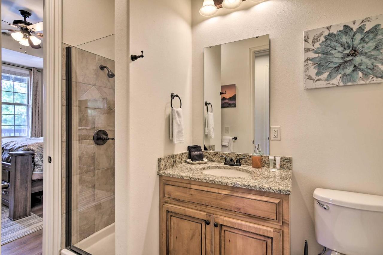 Luxe Branson Retreat With Mtn Views And Pool Access! Daire Dış mekan fotoğraf